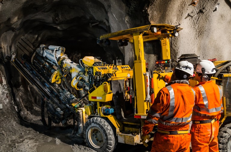 Sicherheitsreiniger Mining work with a machine